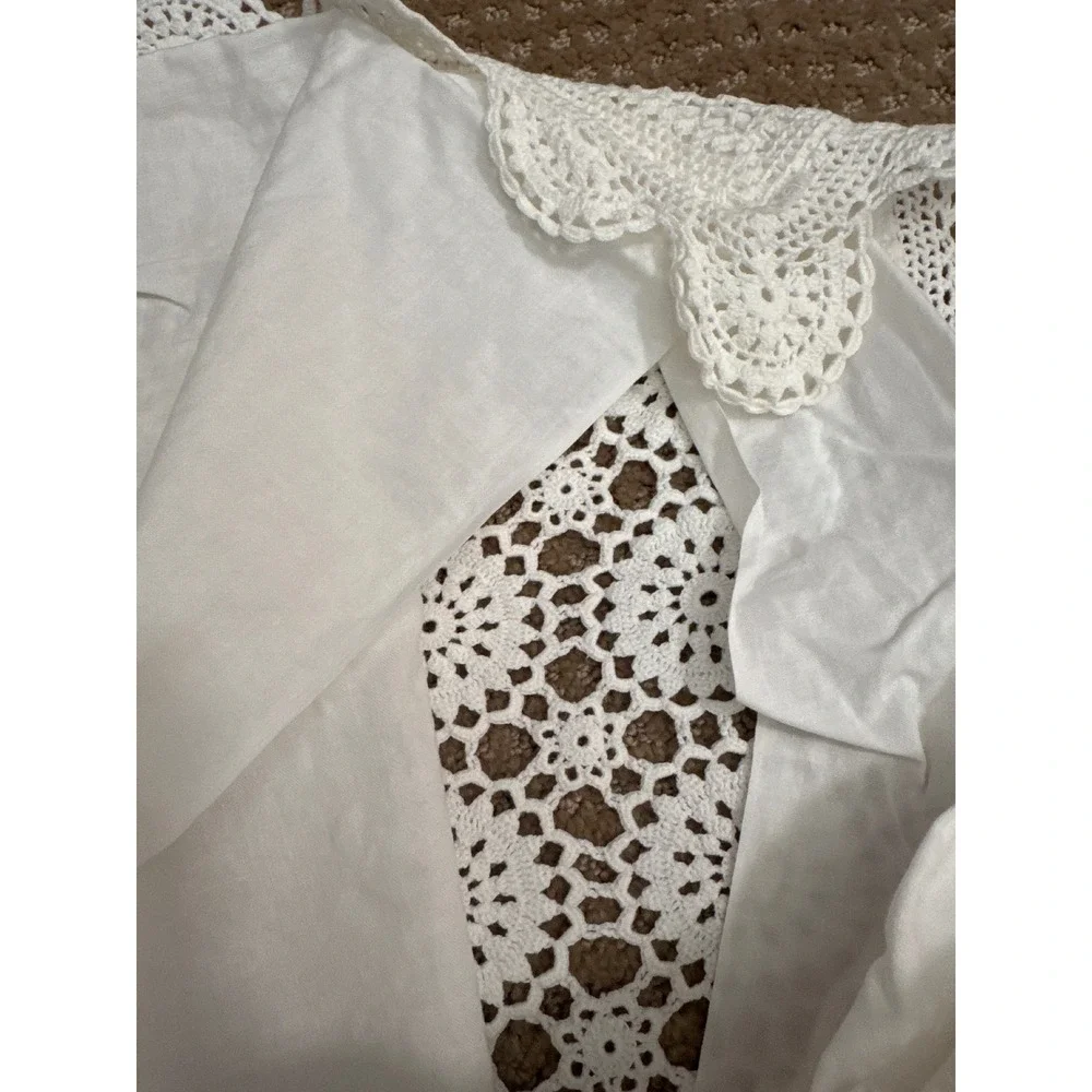 Vintage White Crochet Floral Medallion Pillow Sham Scalloped Edge 24x14